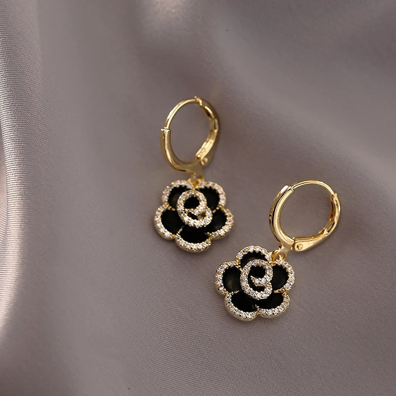 "Design Sense Black Camellia Pendant Flower Earrings 2025"