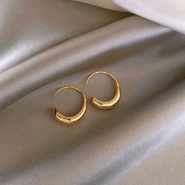 "2025 Classic Copper Alloy Smooth Hoop Earrings"