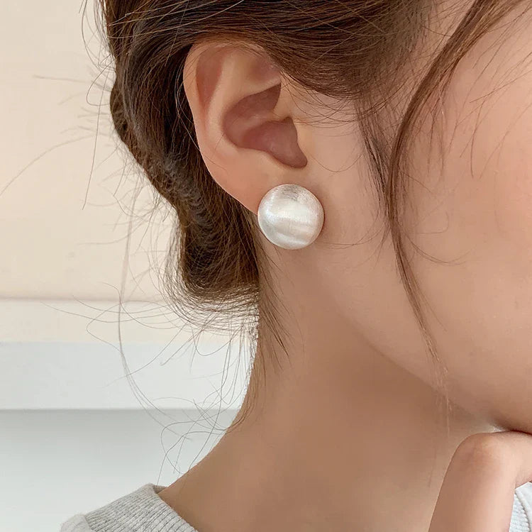 "2025 Luxurious Simple Brushed Frosted Metal Semicircle Earrings"