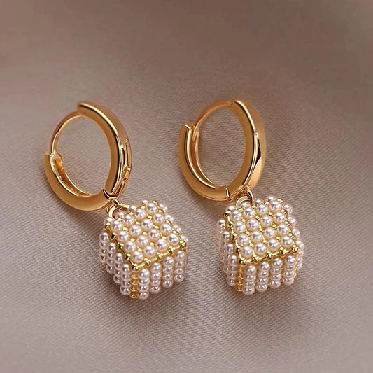 "2025 Premium Pearl Stereoscopic Square Pendant Earrings"