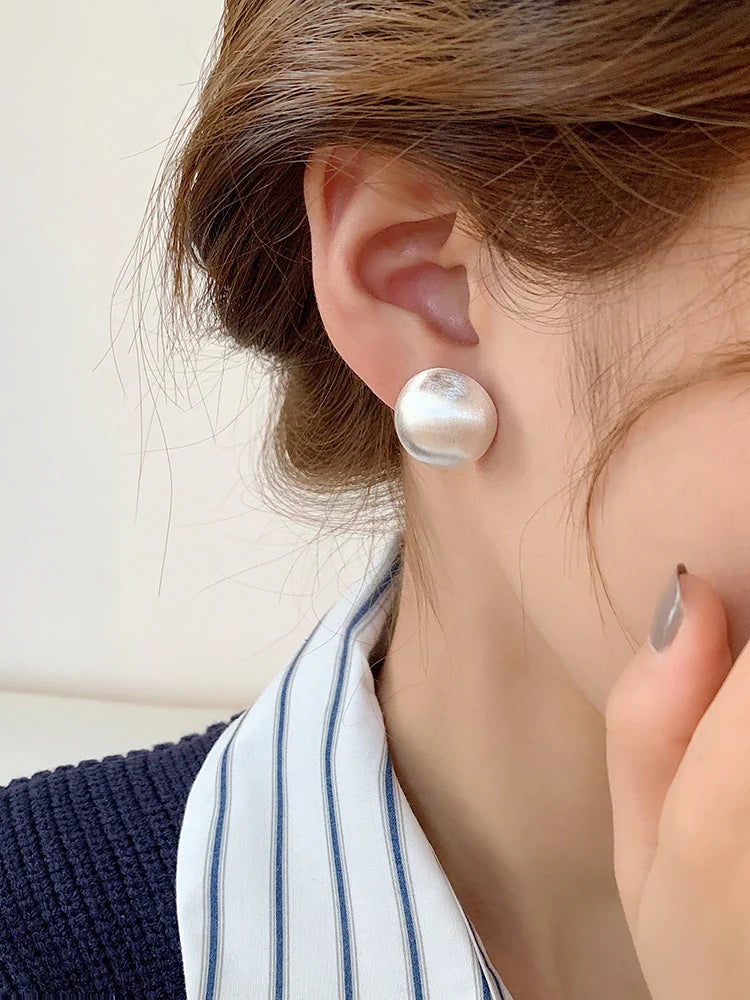 "2025 Luxurious Simple Brushed Frosted Metal Semicircle Earrings"