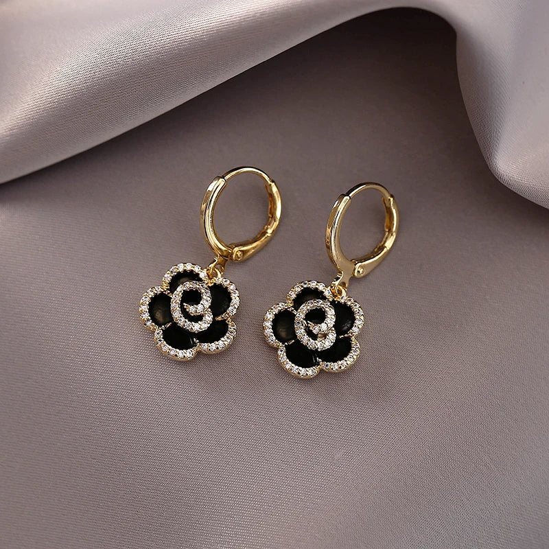 "Design Sense Black Camellia Pendant Flower Earrings 2025"