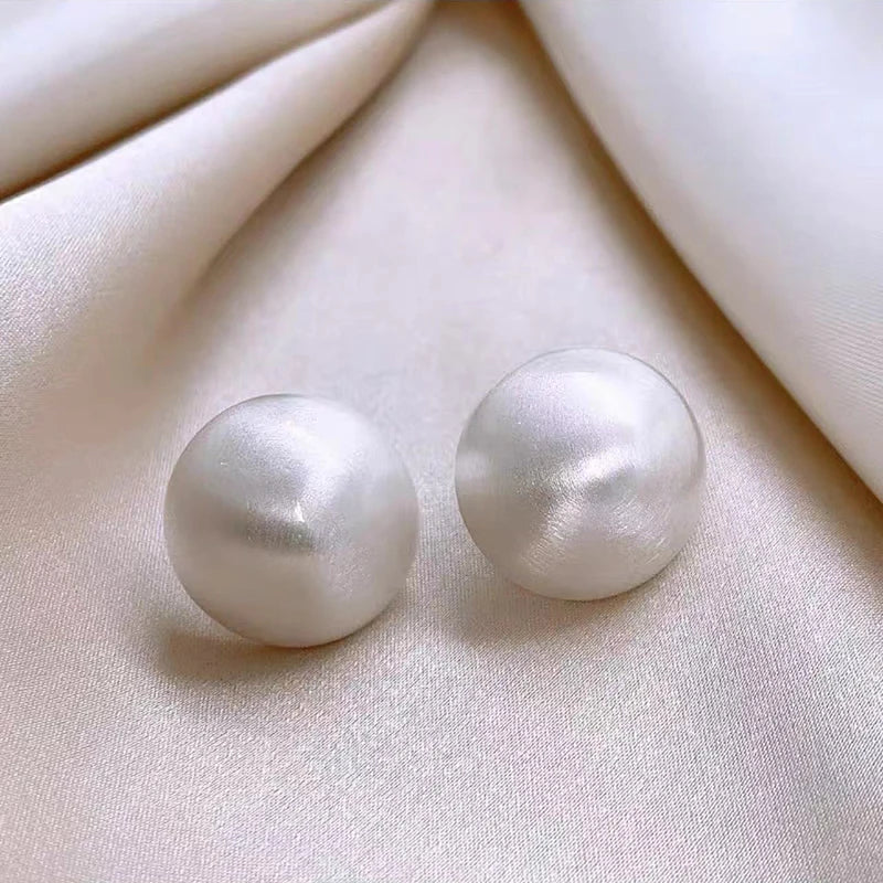 "2025 Luxurious Simple Brushed Frosted Metal Semicircle Earrings"