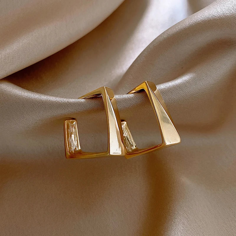 "2025 Classic Copper Alloy Smooth Hoop Earrings"